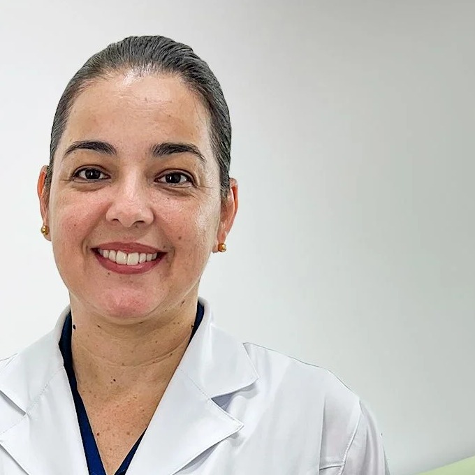 Retrato de Juliana Courel, Atendimento da Clínica Fonseca
